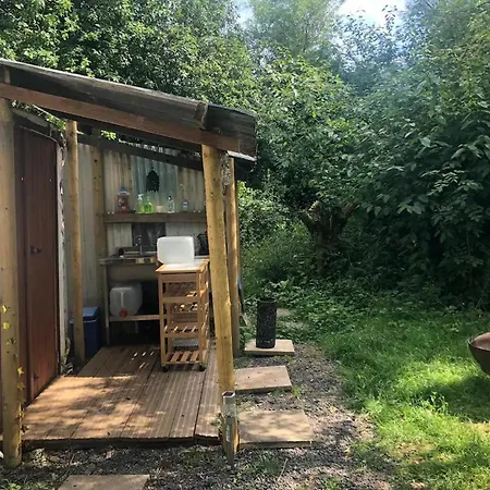 Fieldhead Glamping Cabin In Σπίτι διακοπών *
